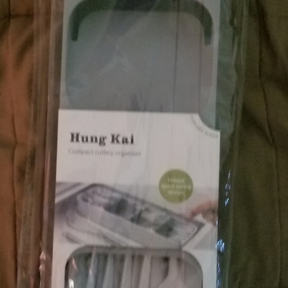 Compact Cutlery Organizer